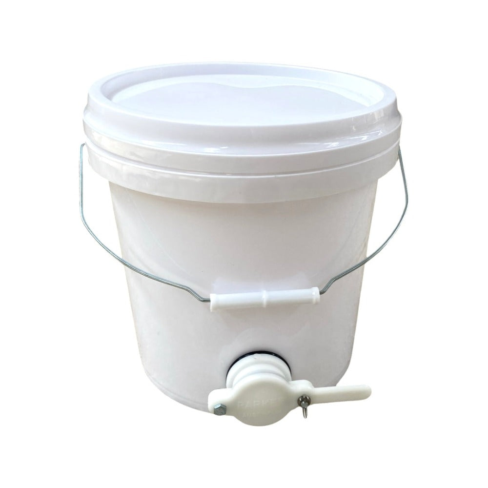 Honey Bucket with Australian Parker Honeygate - Beekeeping Tool - Live Slow - Bee Kind - Waggle & Forage - Kyneton - Australia